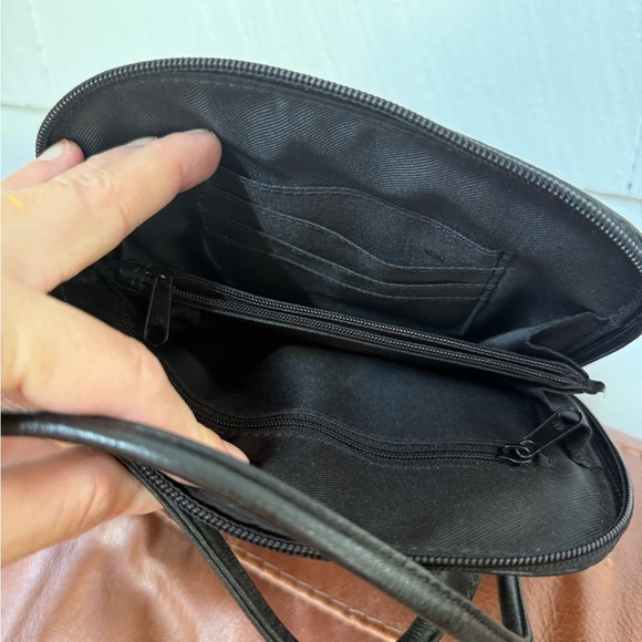 Vintage Fossil Black Leather crossbody Bag - Picture 2 of 7